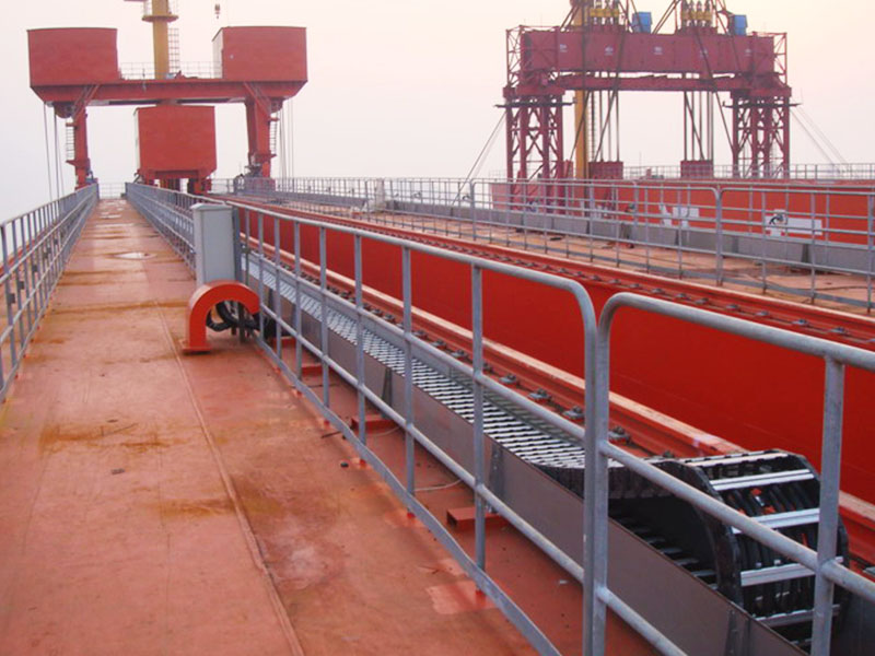 Steel cable drag chain