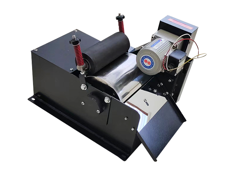 Magnetic chip conveyor
